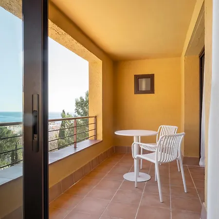 Ξενοδοχείο με διαμερίσματα Feelathome Vil-la Romana 4*