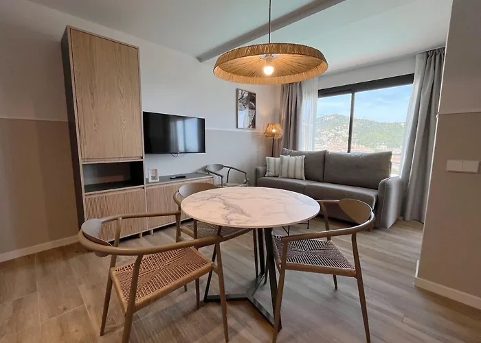 Feelathome Vil-la Romana 아파트호텔 3*