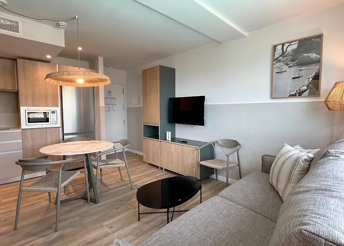 Feelathome Vil-la Romana Ξενοδοχείο με διαμερίσματα 3*