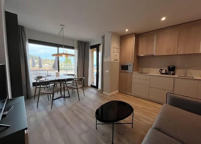 Ξενοδοχείο με διαμερίσματα Feelathome Vil-la Romana 3*