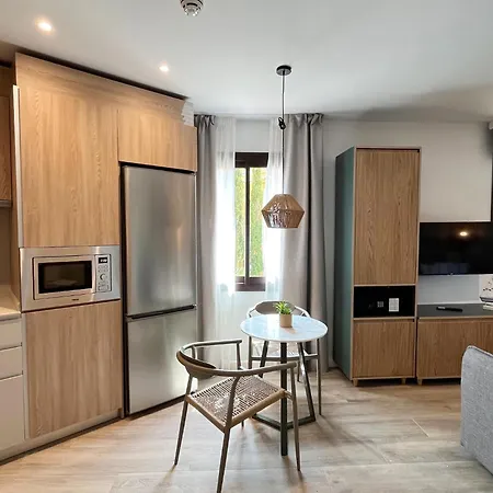 Апарт-готель Feelathome Vil-la Romana *