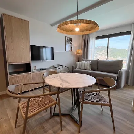 Feelathome Vil-la Romana Апарт-готель *