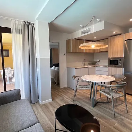 Feelathome Vil-la Romana Апарт-готель Тоса-де-Мар