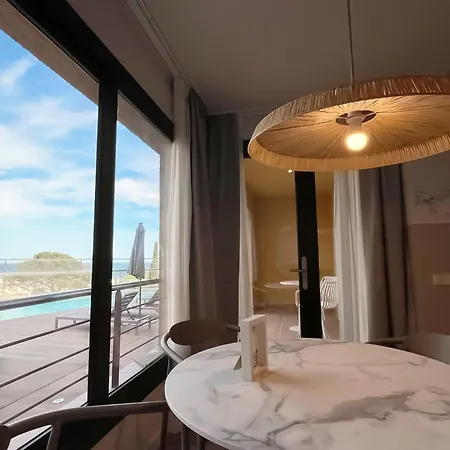 Feelathome Vil-la Romana Апарт-готель