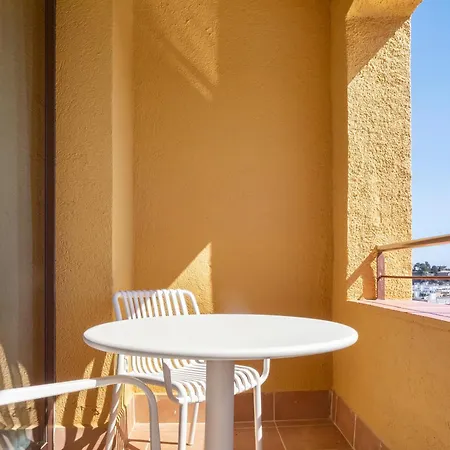 Feelathome Vil-la Romana Apart-hotel